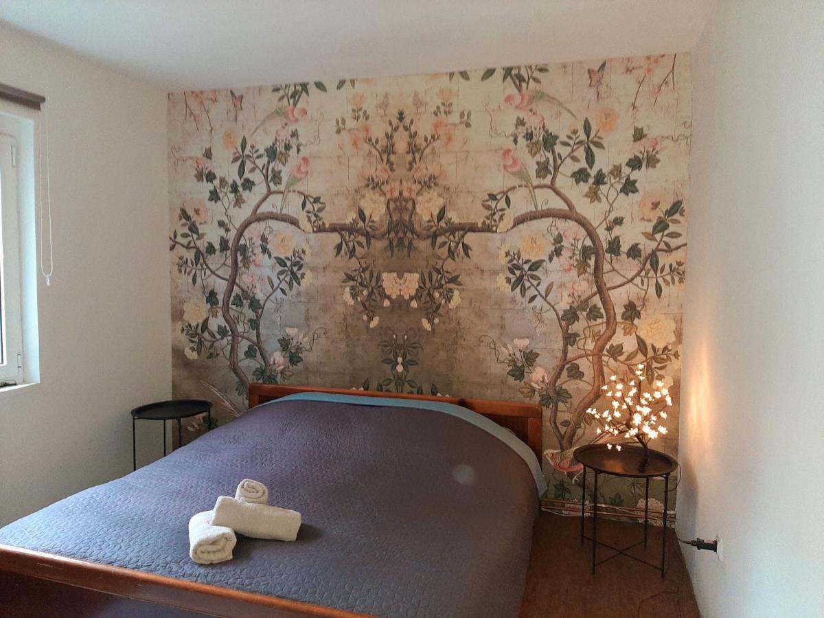 Cosy And Chic... Parking Included Apartment Sarajevo Luaran gambar